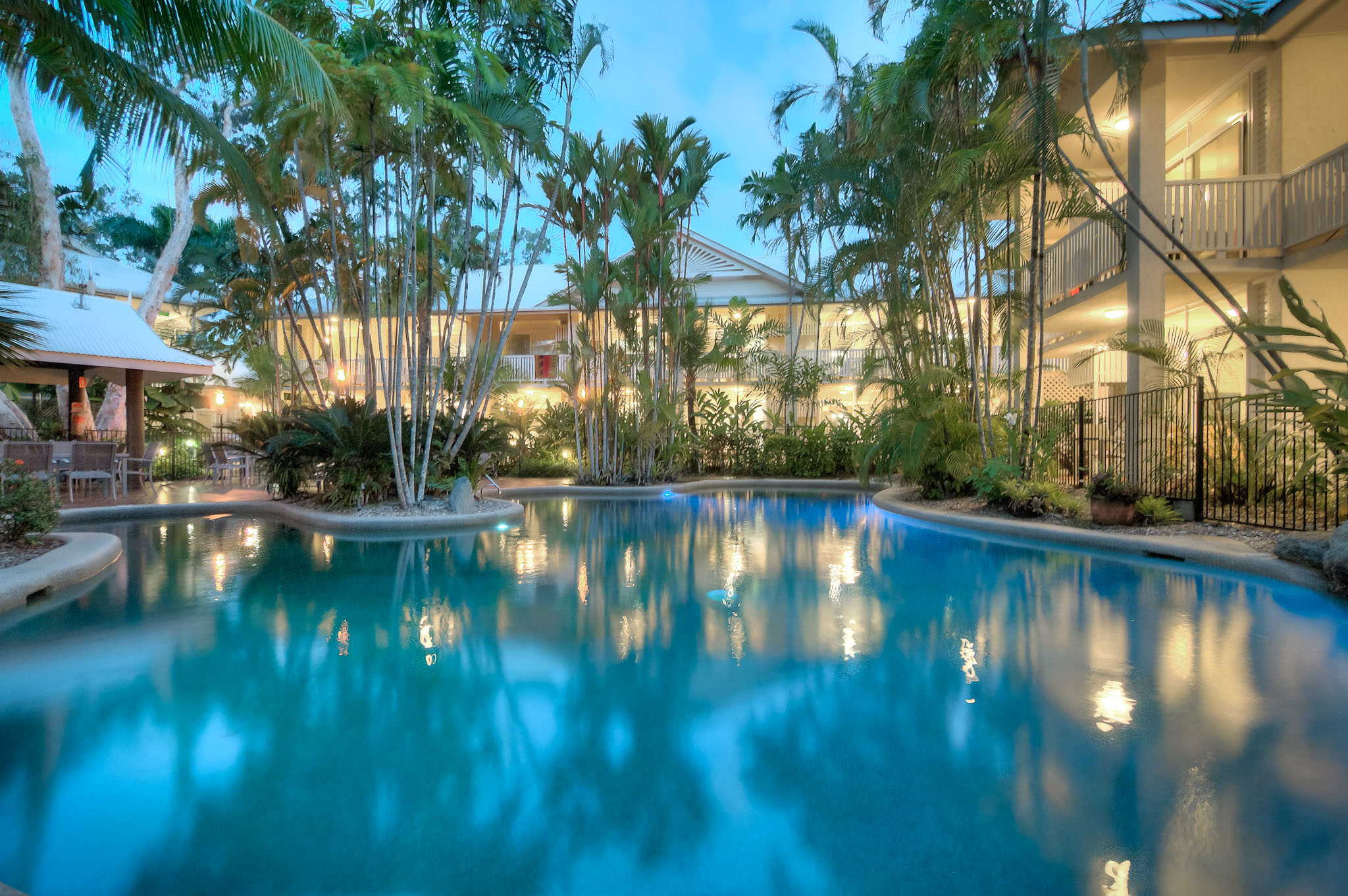 Port Douglas Holiday accommodation, Port Douglas Retreat Hotel swimming pool by night